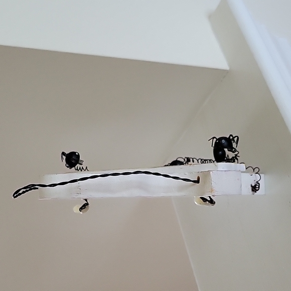 Halloween Decor - Picture 2 of 7